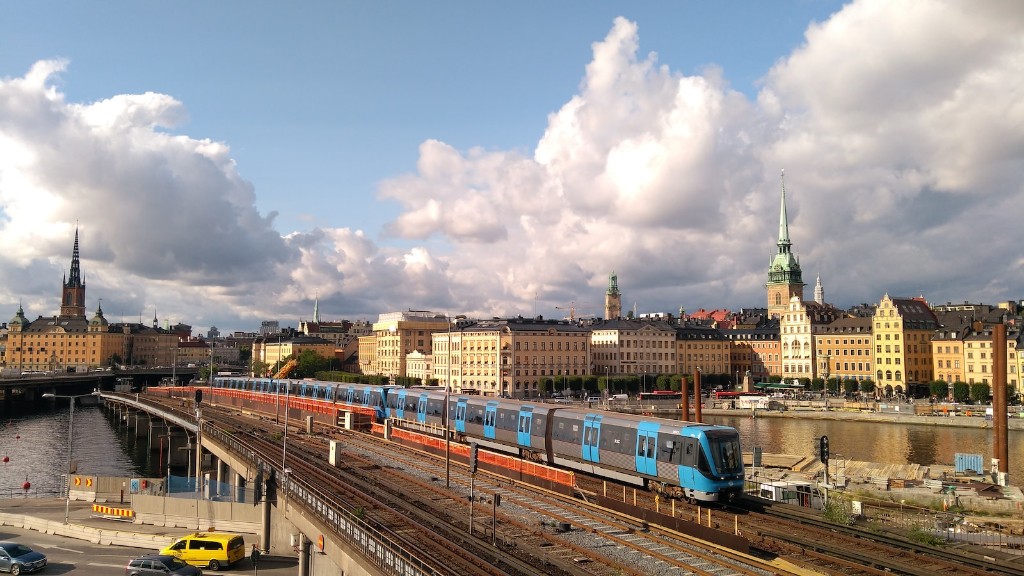 Hur långt är Arvika Sverige till Stockholm Sverige